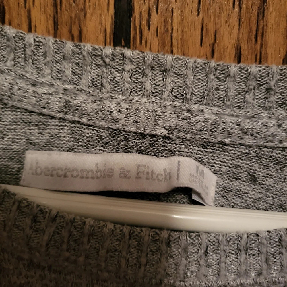 Abercrombie and Fitch long sleeve top - Picture 2 of 4